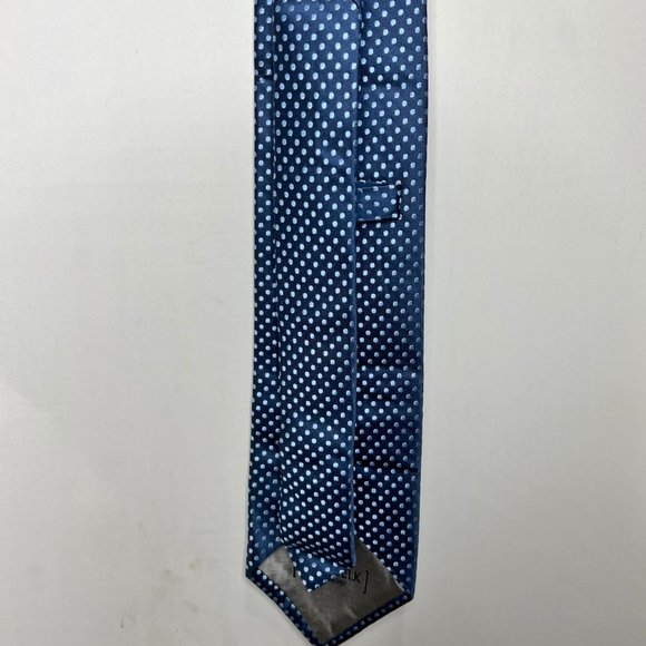 W.H. Belk Men’s Necktie 3 ½” 100% Silk Navy Blue w/ Light Blue Dots Tie - Picture 5 of 11
